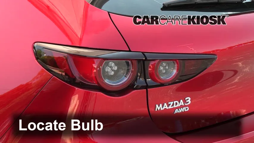 2019 Mazda 3 Premium 2.5L 4 Cyl. Hatchback (4 Door) Éclairage Feux de marche arrière (remplacer une ampoule)